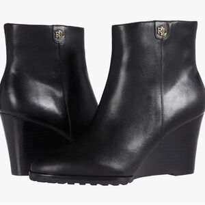 NEW NWOB Lauren Ralph Lauren Black Wedge Ankle Boot In Size 6